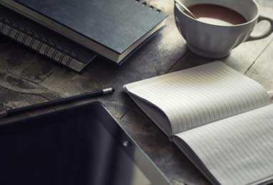 巴萨斩欧冠首胜，拉什福德的双响难掩“亚马尔依赖症”