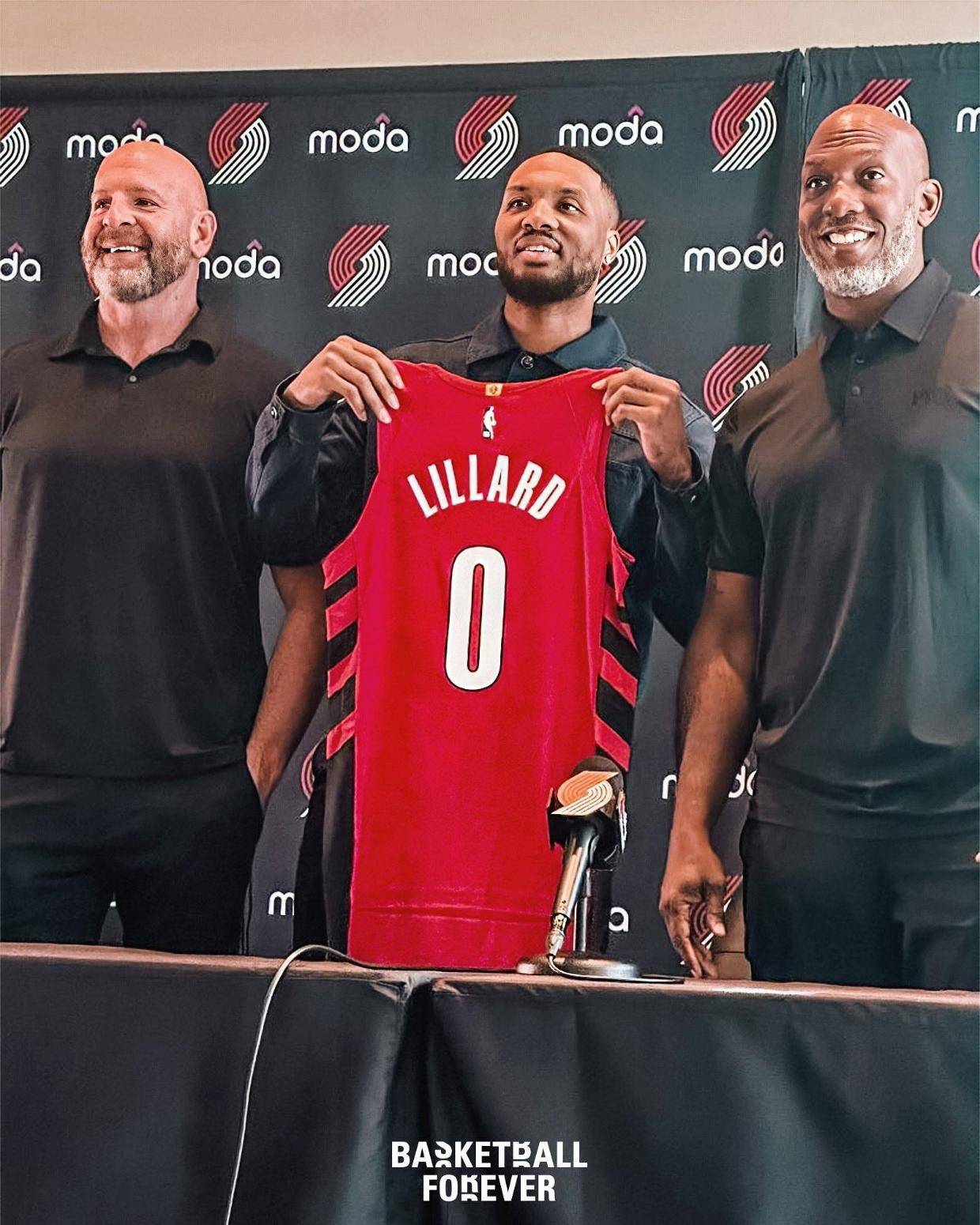 利拉德称做决定回波特兰并不难 依然身披0号球衣